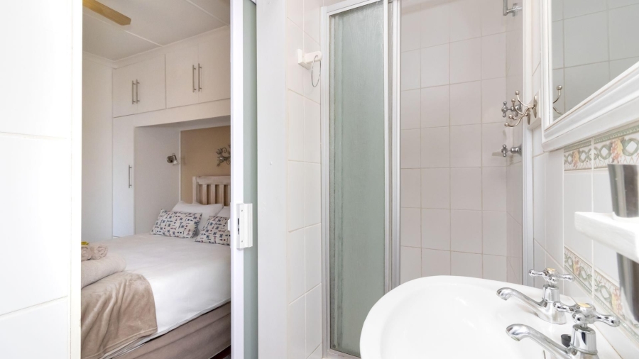 5 Bedroom Property for Sale in De Kelders Western Cape